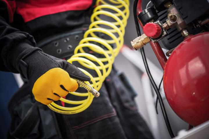 Garage automobile Saint-Julien-de-Coppel